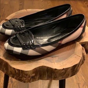 Burberry flats